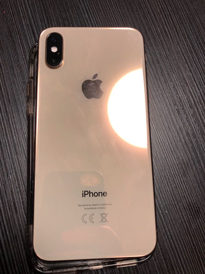 iPhone XS 256 GB Roségold in Düsseldorf