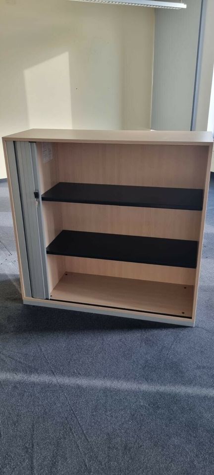 300 x Steelcase / Aktensideboard / Aktenschrank / Büromöbel in Linden