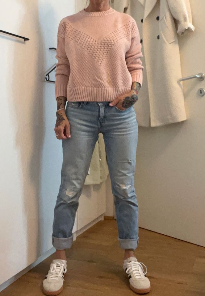 H&M Divided Pullover Pulli Gr. S rosa in Freilassing