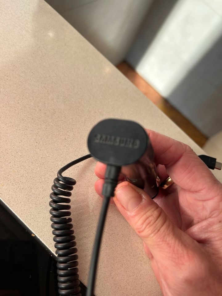 Original PKW Auto Samsung Ladekabel Handy 12Volt Kabel Ladegerät in Salzwedel