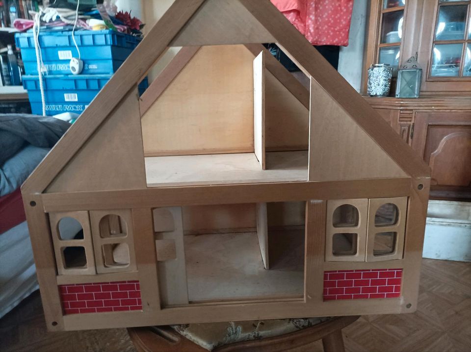 Puppenhaus ohne dach in Eppishausen