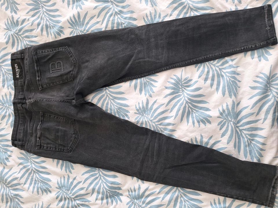 Verschiedene herren Marken Jeans in Friedrichshafen