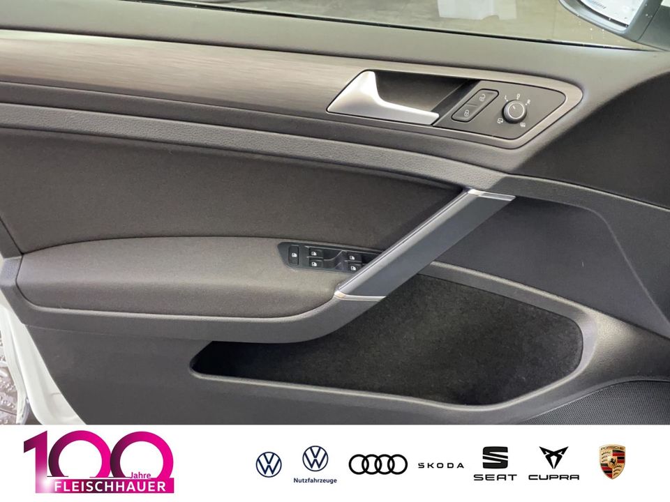 Volkswagen Golf VII e-GOLF Comfortline LED ACC Navi Carplay in Köln