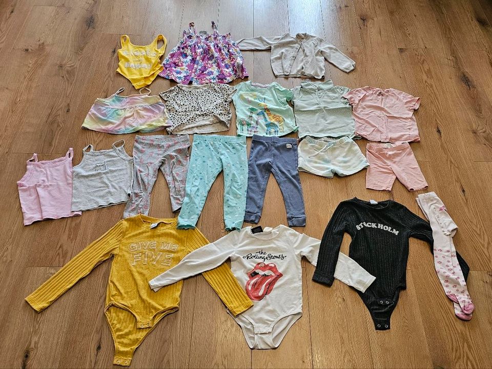 Zara H&M Kleidungspaket Kinderkleidung Gr. 86 Gr. 92. Gr. 104 in Köln