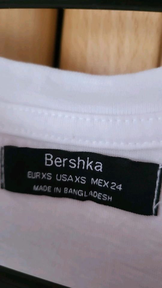 Bershka T-Shirt Call my Manager Gr. XS-S NEU in Berlin