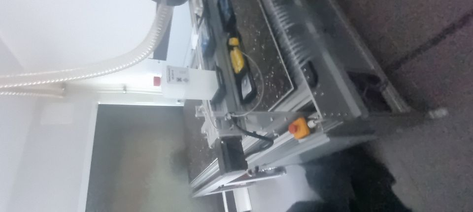 CNC Fräse DC2515 inkl. Absaugung, Ansaugtisch u. Zubehör fast NEU in Empfingen