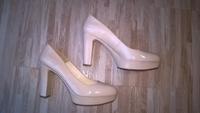 UNISA Plateau Pumps Heels - Neuwertig - 39 - nude Nordrhein-Westfalen - Neuss Vorschau