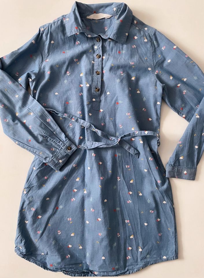 H&M Größe 134 Tunika Blusenkleid Jeanskleid mit Blumen in Willingshausen