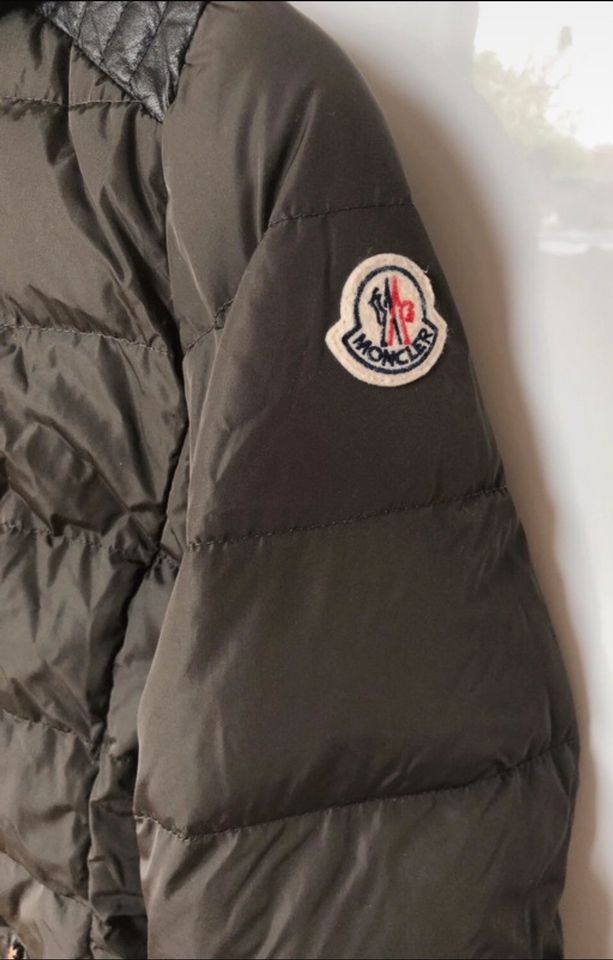 Jacke Moncler in Mönchengladbach