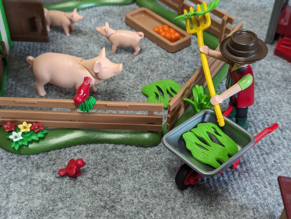 Playmobil 5119 Bauernhof mit Silo + Traktor und viele extra Tiere in Dortmund