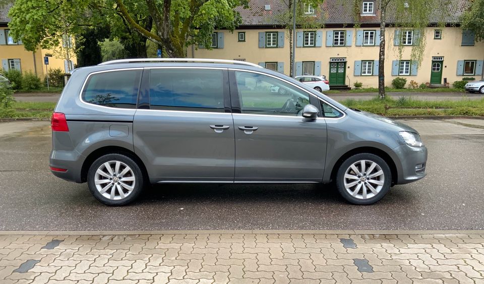 VW Sharan 2.0 TSI Highline 7-Sitzer Navi Xenon AHK Pano in Baden-Baden