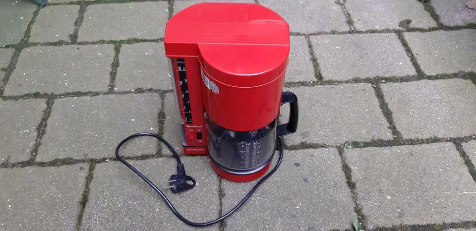 Rote Kaffeemaschine Moulinex (Arome Extra) an mit Dauerfilter in Celle