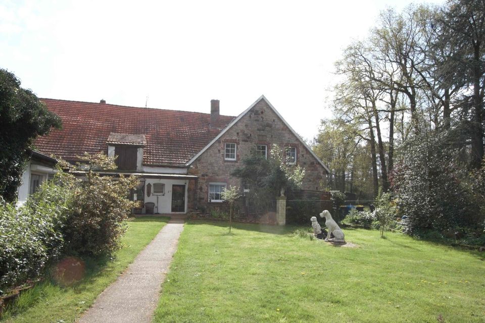 Ein Landhaus Anwesen mit Stallungen und sechs Mietwohnungen am Naturschutzgebiet in Hopsten