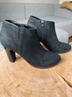 Pumps Stiefeletten Neuwertig Wildleder schwarz Gr. 39 bella moda Hamburg-Mitte - Hamburg Neustadt Vorschau