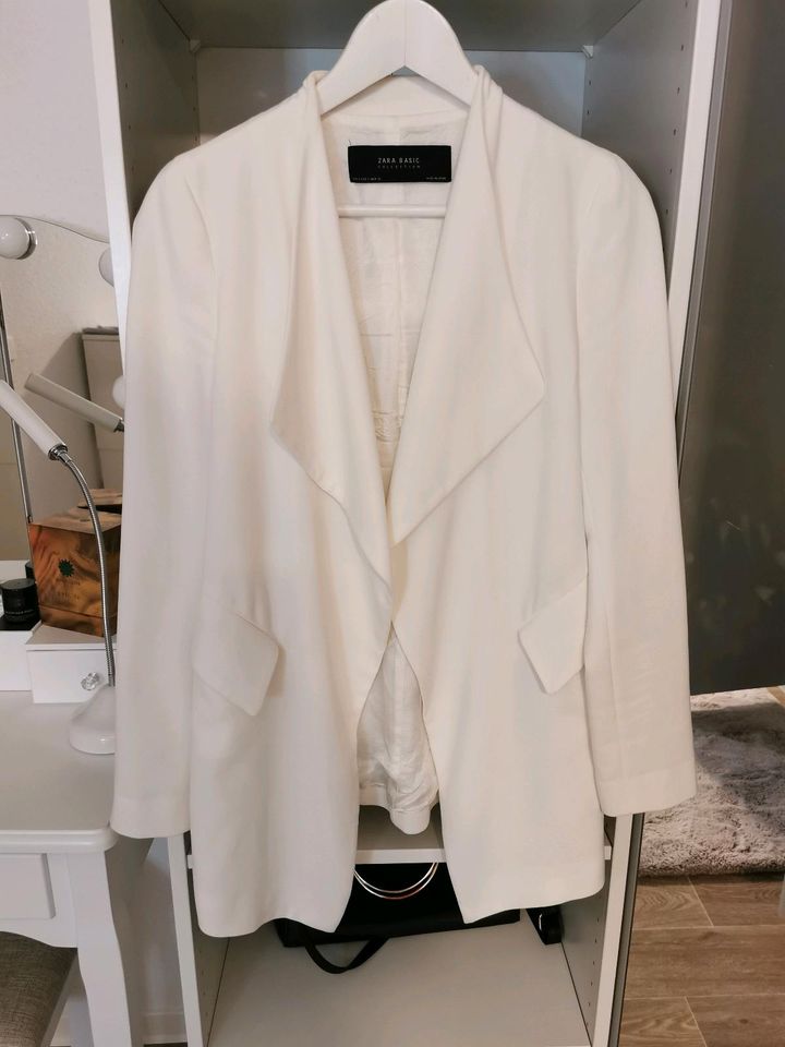 Zara Blazer weiß XS in Berlin