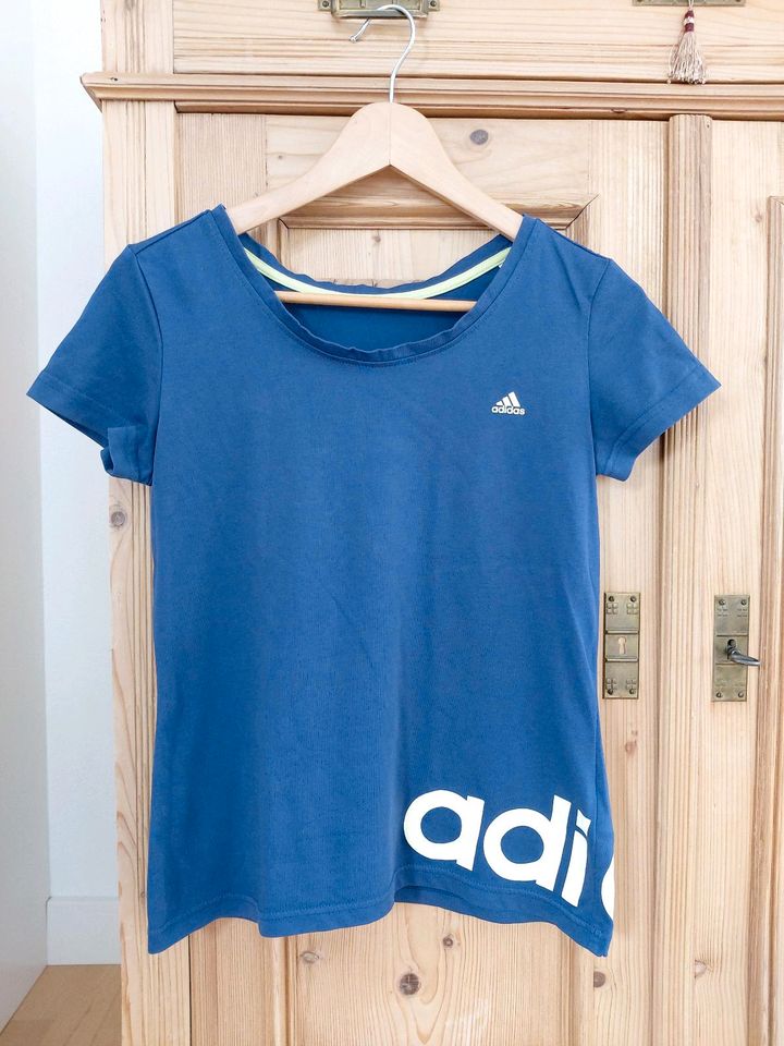 Adidas, T-Shirt,  Größe 36 in Holzgerlingen