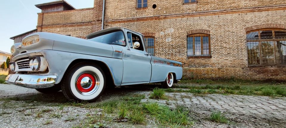 Chevrolet C10 Apache Pick Up 60/61 Hot Rod Us Car in Aholfing