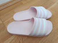 Adiletten Badeschuhe Adidas rosa weiß 40 München - Allach-Untermenzing Vorschau