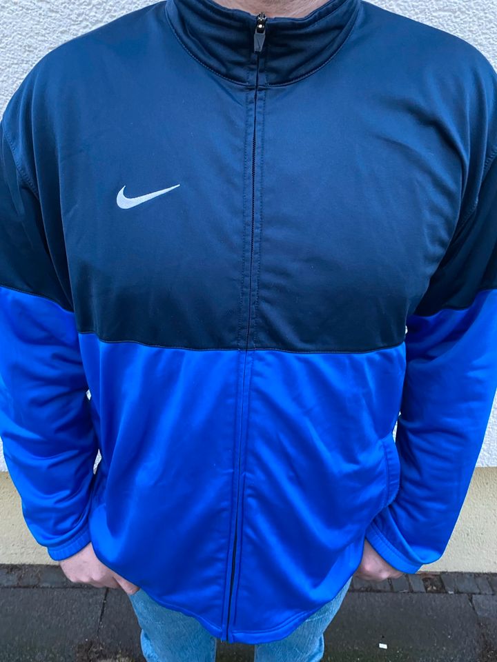 Nike Jacke Herren in Wuppertal