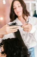 Frauen Haarschnitt Damen Friseur Cut & Go West - Höchst Vorschau