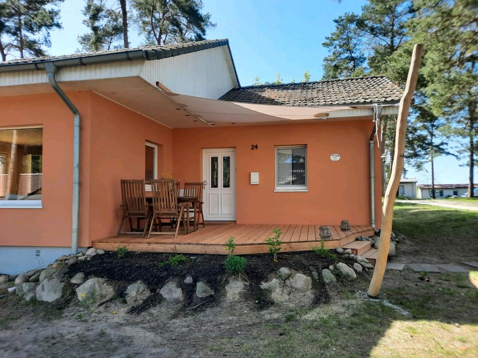 Ferienhaus Sonnendeck am Plauer See mit Ruderboot in Plau am See