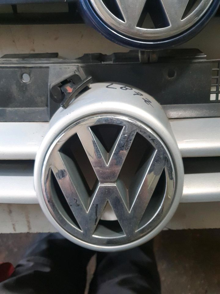 4x VW Golf IV Grill 2x Silber 1x Schwarz 1x Blau in Heilbronn
