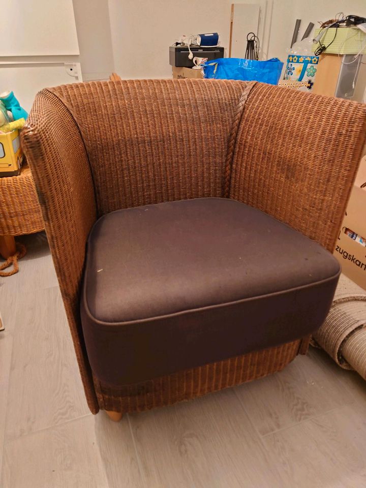 Rattan- Sessel mit Sitzkissen in Liederbach