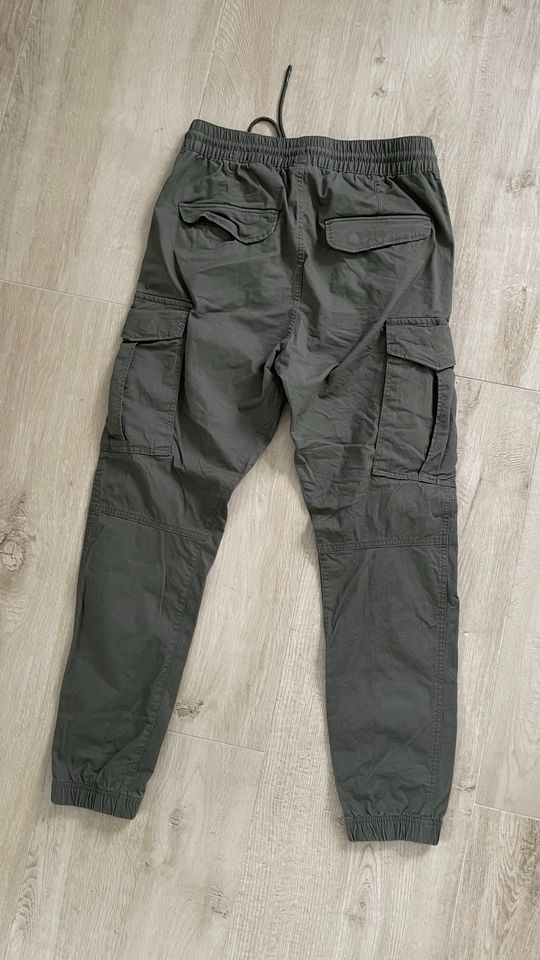 H&M Cargohose Khaki Gr. S in Bochum