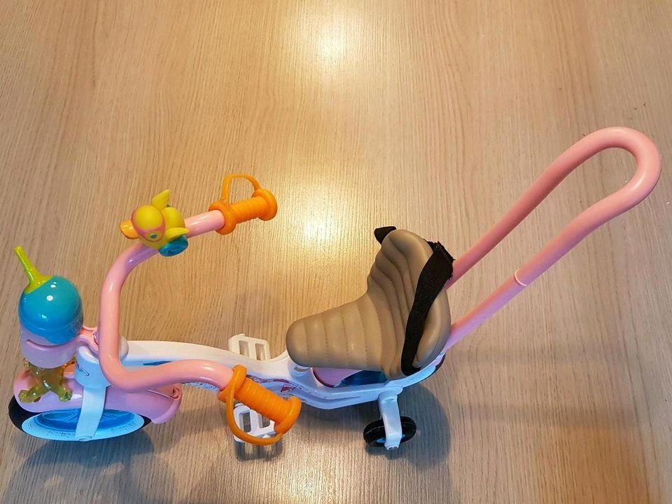 Tolles Baby born Fahrrad mit Trinkflasche, Helm und Fahrradsitz in Ochtendung