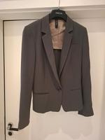 Blazer Jacket Marc Cain N3 grau, toller Schnitt Gr. 38 Brandenburg - Falkensee Vorschau