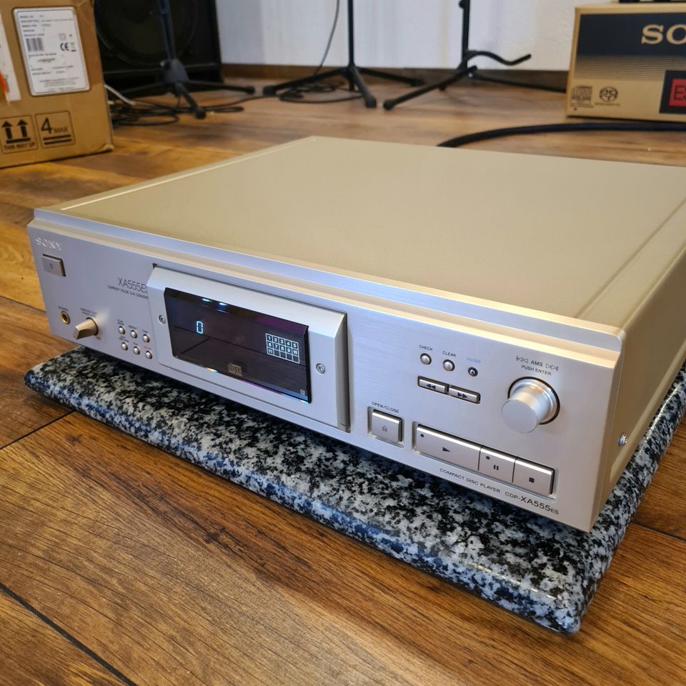 Sony CDP XA-555ES High End CD-Player in Melle