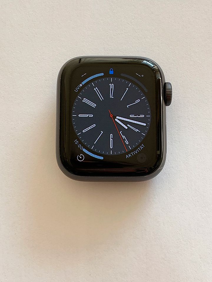 Apple Watch 4  40mm  GPS  Space Grey in Düsseldorf