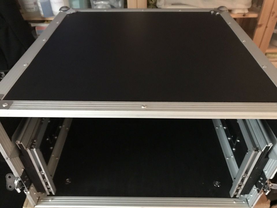 19" L-Rack 4HE/10HE + Laptopablage in Pleystein