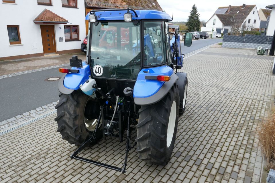 New Holland TD 70D Allr. Im sehr gutem Zustand! *Mit neuen Industrielader! in Langenzenn