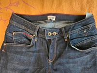 Jeans W30/L32 Tommy Hilfiger Vicky dunkelblau Leipzig - Probstheida Vorschau