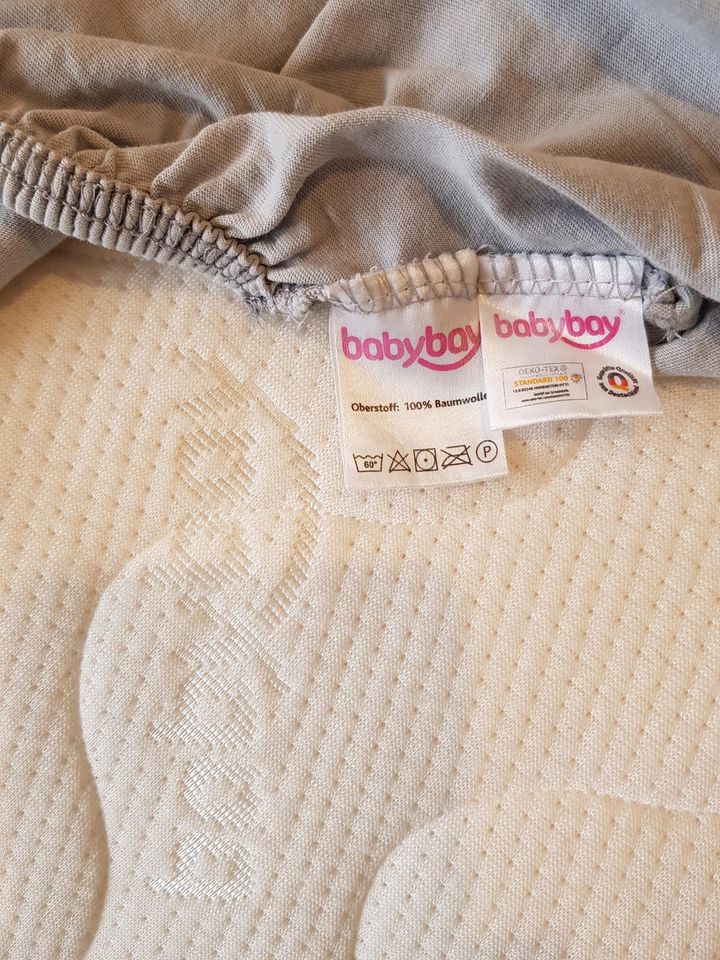 babybay Beistellbett Comfort weiß inkl. Zubehör neuwertig in Springe