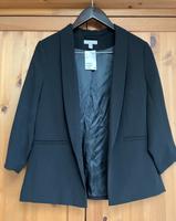 Schwarzer Blazer von H&M, Größe 42, neu, mit Etikett Frankfurt am Main - Sachsenhausen Vorschau
