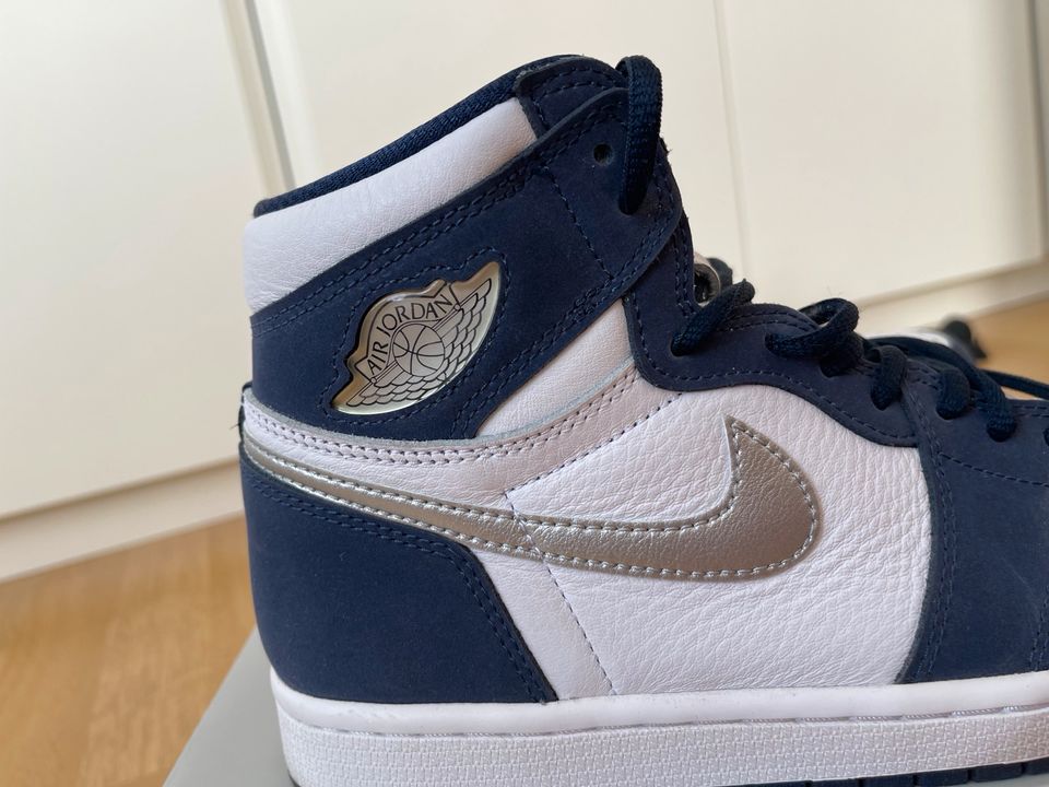 Nike Air Jordan 1 High Midnight Navy 41 US 8 in Hochheim am Main