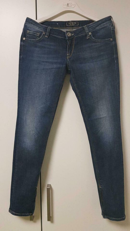 Guess Jeans dunkelblau Gr.26 in Herne