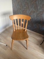 4 stabile Holzstühle abzugeben 20€ für alle vier. Nordrhein-Westfalen - Bergheim Vorschau
