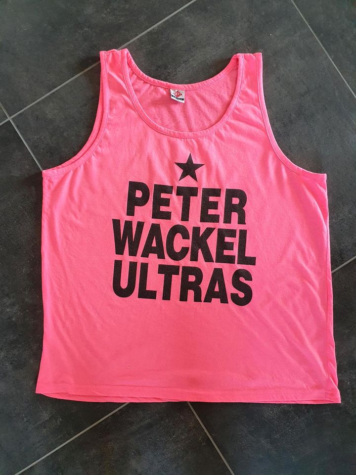 Fanshirt Peter Wackel Ultras pink T-Shirt / Top in Grafschaft