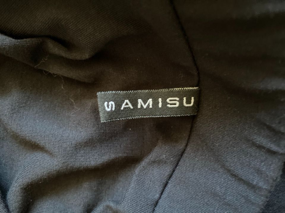 Top  von der Marke Amisu Größe S mit Metallsteinen in Lamstedt