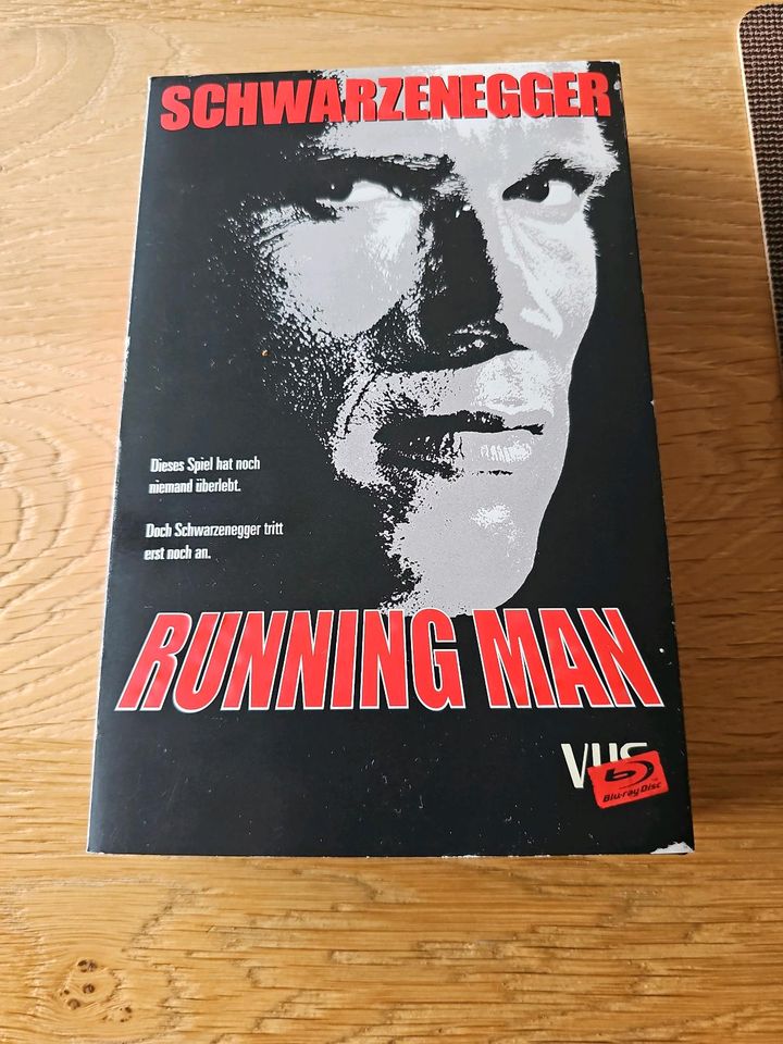 Running Man Limited Retro Edition im VHS STYLE in Katzenelnbogen