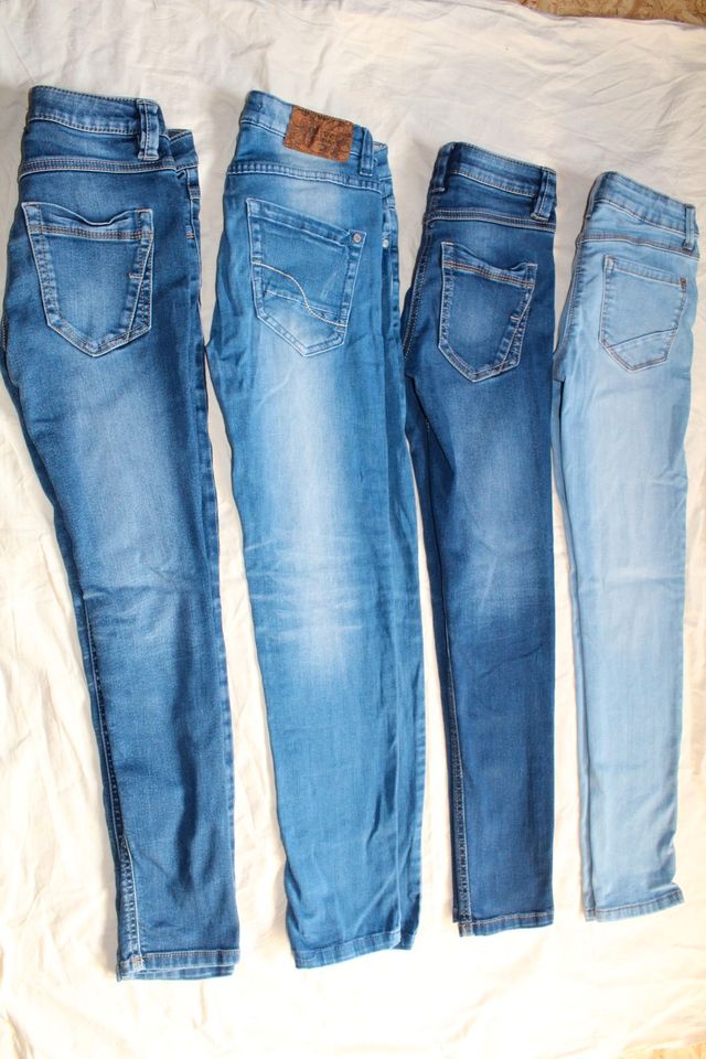 Jeans, s.Oliver, Suri, Größe 146, regular in Bad Nauheim