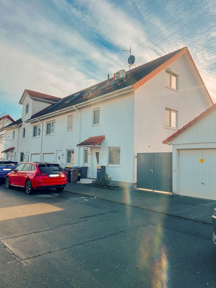 Charmantes Reiheneckhaus mit Garage in idyllischer, ruhiger Lage – Perfekt für Familien! in Riedstadt