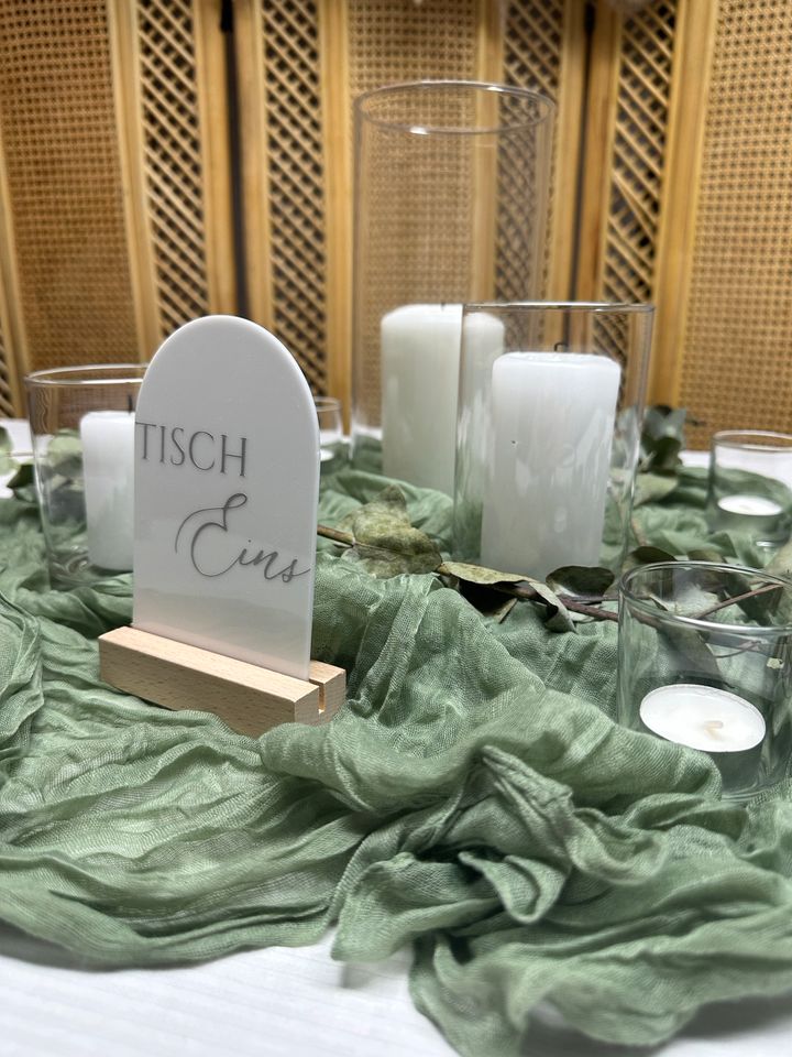 LEIHEN | Zylinder Vase|Glaszylinder|Tischläufer grün|Hochzeit in Kappelrodeck