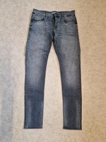 Jeans von Q/S designed by s.Oliver Rick Slim Fit, Gr. 31/36, grau Bayern - Gersthofen Vorschau