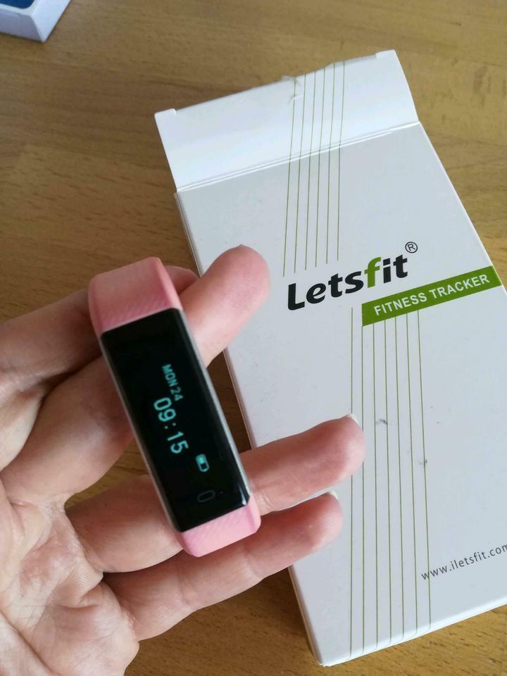 Neu!!! Letsfit Fitnessarmband - Fitnesstracker in Finsterbergen