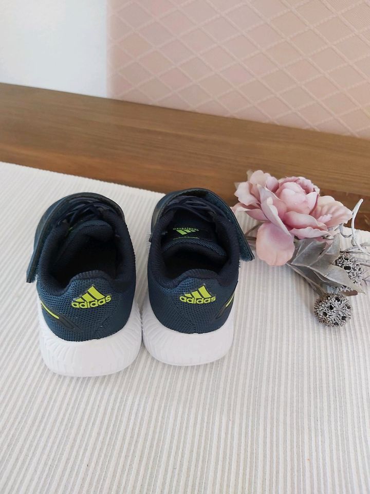 Adidas Babyschuhe in Thalheim/Erzgebirge