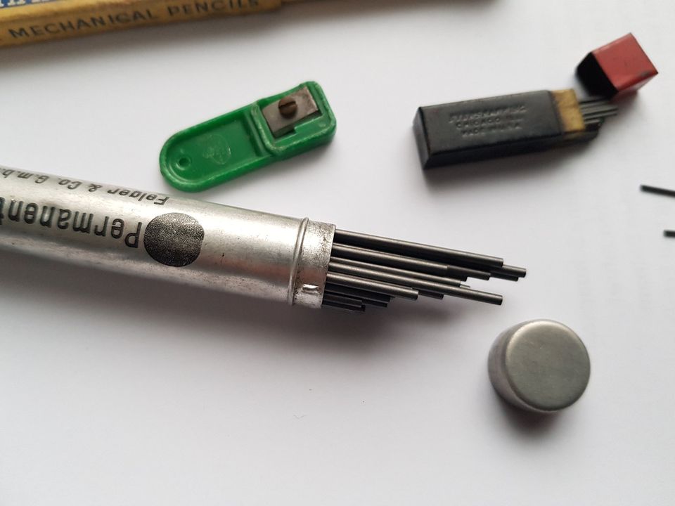 FABER CASTELL Metalldose mit Inhalt! in Bodman-Ludwigshafen